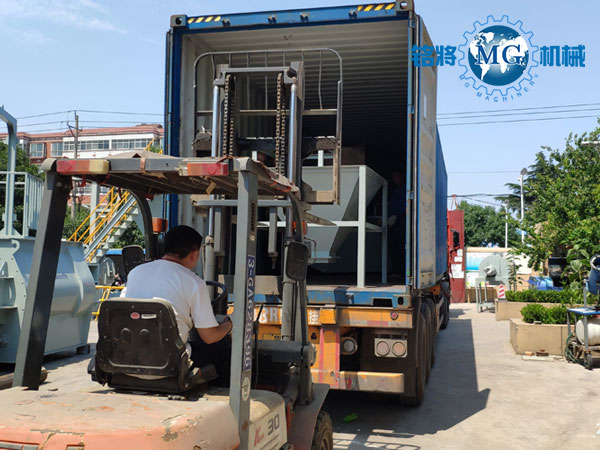 秘鲁干粉砂浆生产线装车现场图 秘鲁干粉砂浆生产线装车现场图