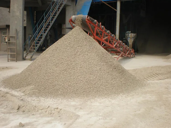 脱硫石膏的细度对抹灰石膏的性能有什么影响？